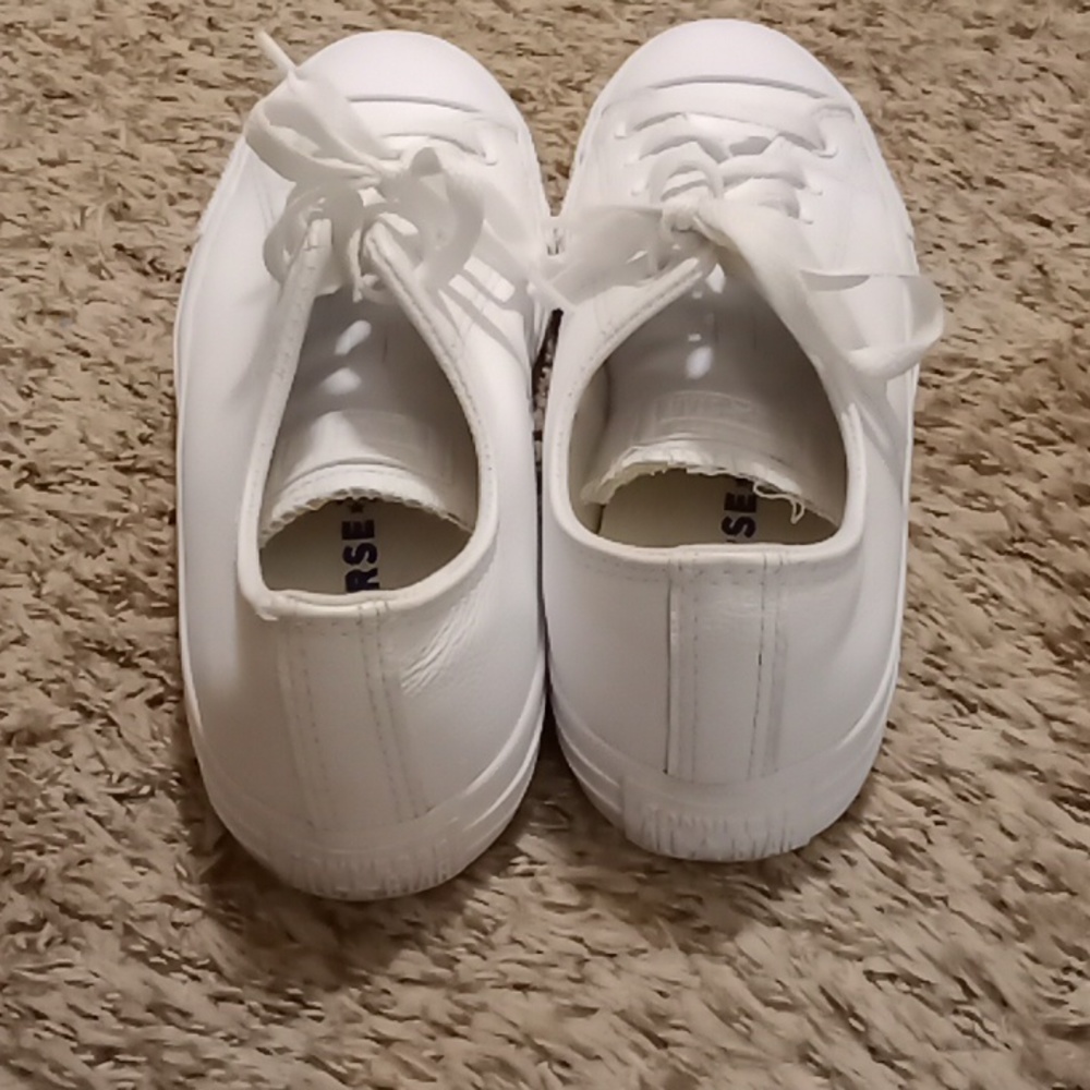 #518Unisex Converse Chuck Taylor All Star Leather 136823C Low Casual ShoesM8 W10 - Picture 4 of 12